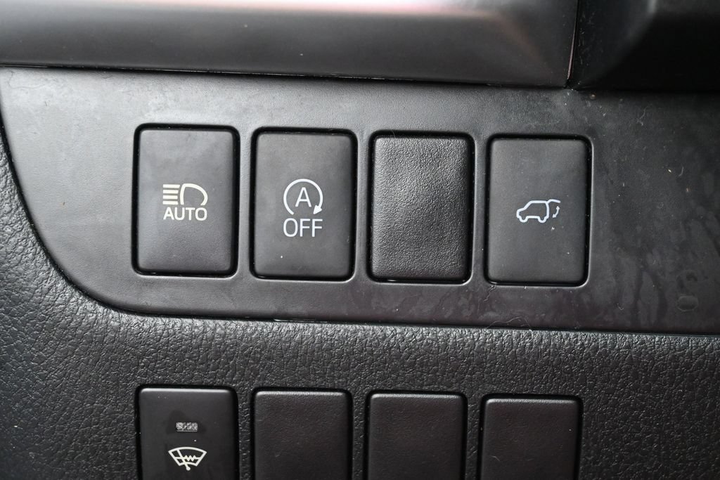 Used 2017 Toyota Highlander SE AWD/4WD image 14