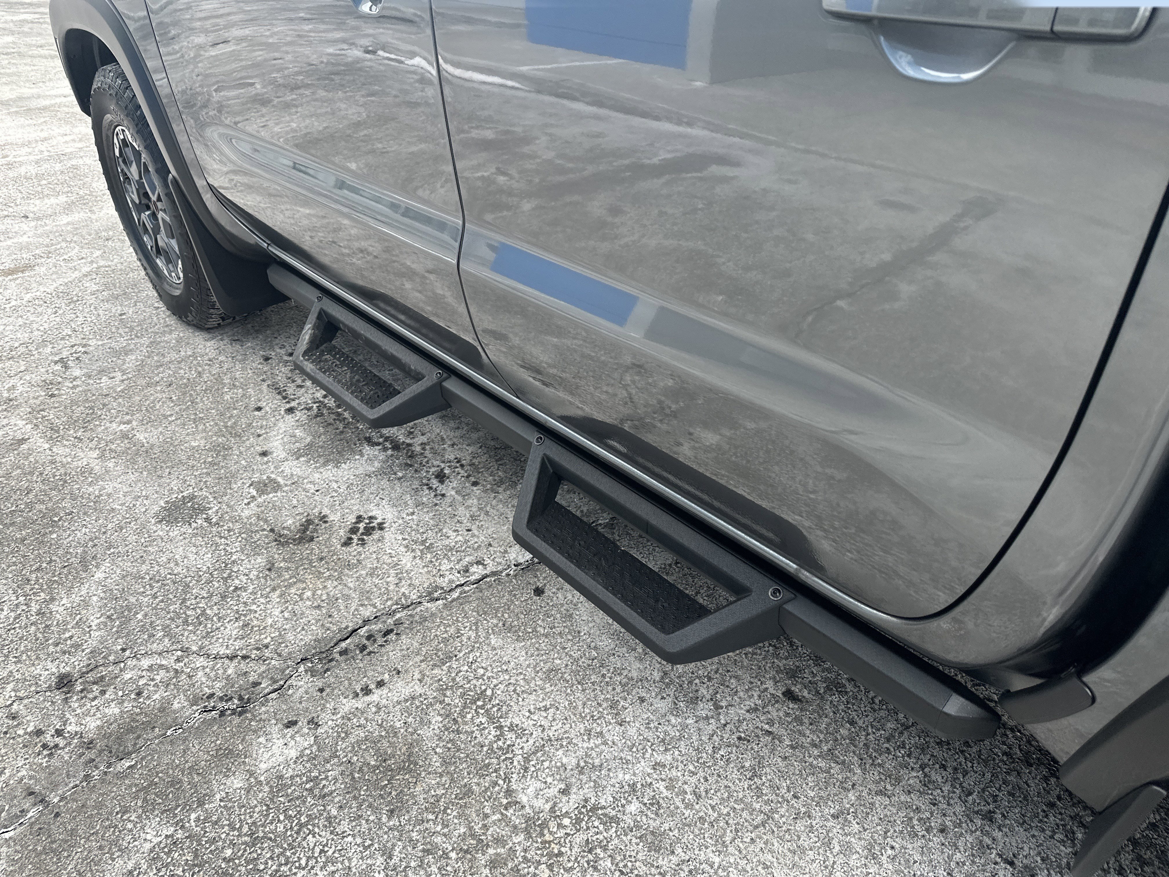 Used 2025 Nissan Frontier PRO-4X w/ Pro Premium Package image 7