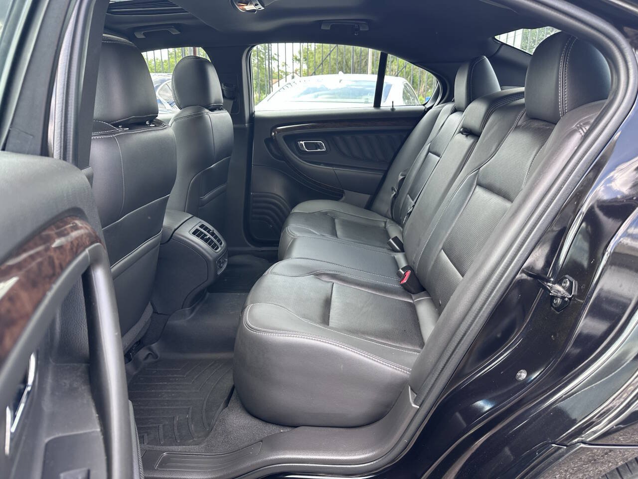 Used 2019 Ford Taurus Limited w/ Driver Assist Package FWD image 14