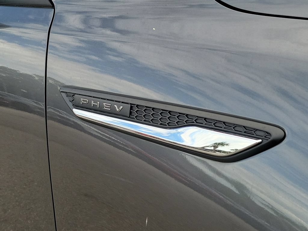 Used 2024 MAZDA CX-90 Plug-In Hybrid w/ Preferred AWD/4WD image 15