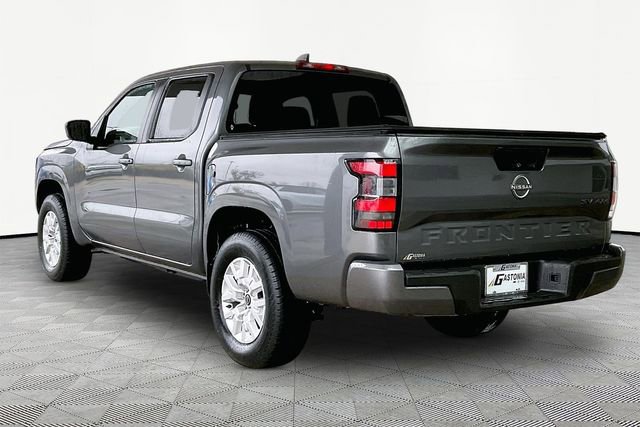 Used 2023 Nissan Frontier SV image 4