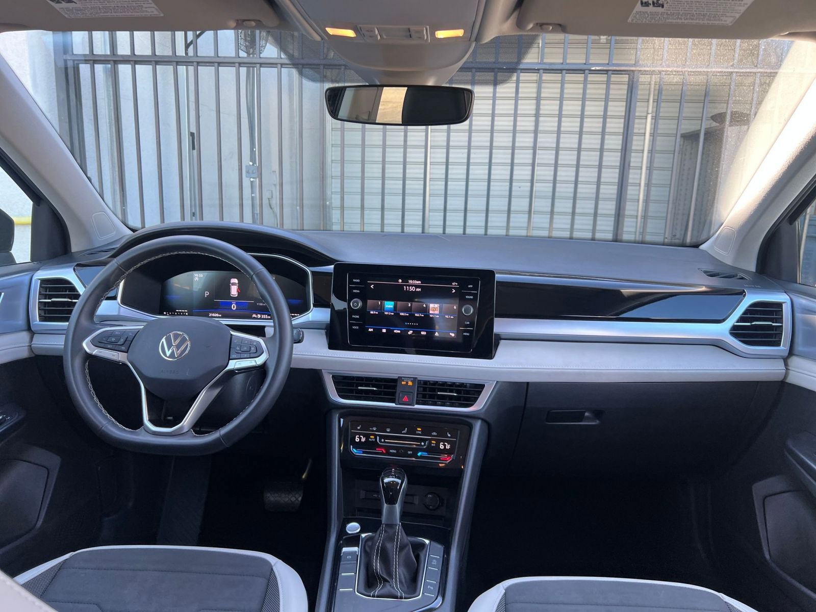 Used 2025 Volkswagen Taos SE image 34