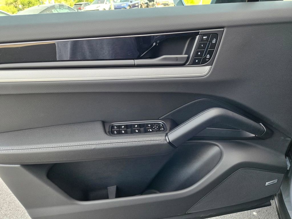 New 2026 Porsche Cayenne image 19