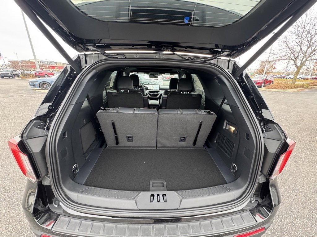 New 2026 Ford Explorer ST-Line w/ ST-Line Street Pack image 18
