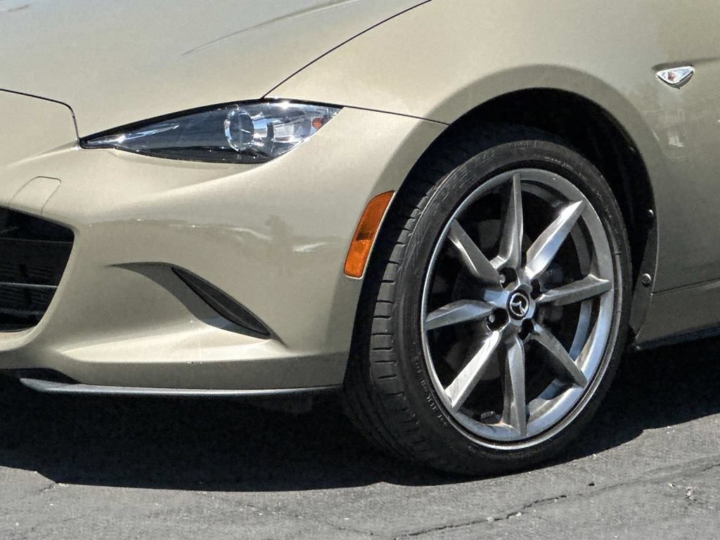 Used 2023 MAZDA MX-5 Miata Grand Touring w/ Weather Package RWD image 8
