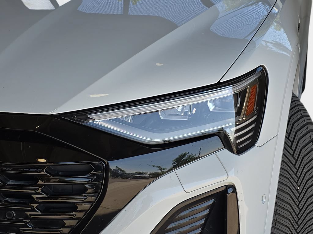 Certified 2024 Audi Q8 e-tron Premium Plus w/ Premium Plus Package AWD/4WD image 31
