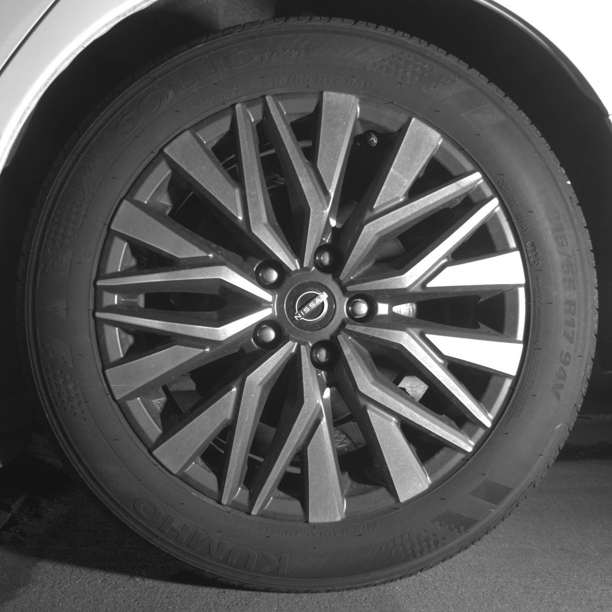 Used 2025 Nissan Altima 2.5 SV image 14