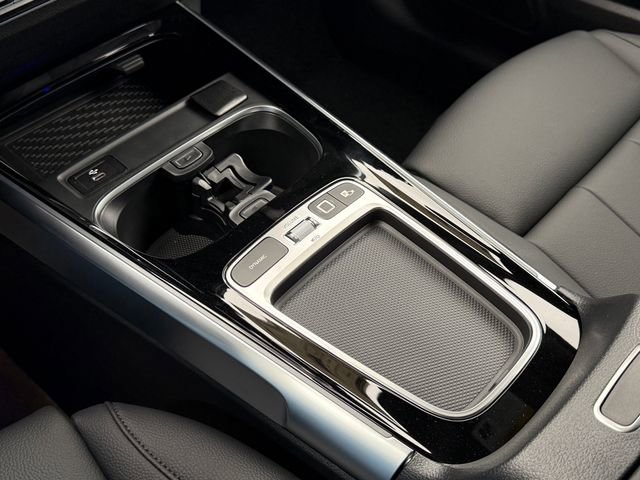 Used 2025 Mercedes-Benz GLB 250 4MATIC image 27