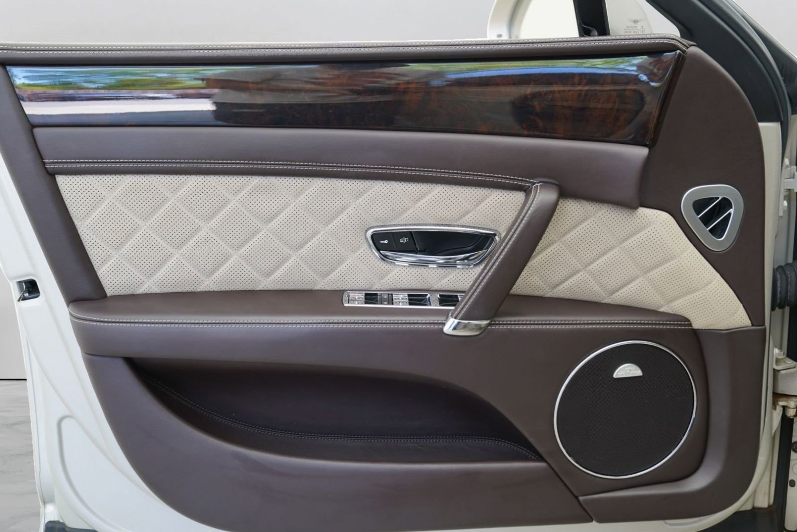 Used 2017 Bentley Flying Spur W12 AWD/4WD image 32