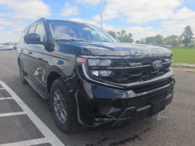 Used 2025 Ford Expedition Max Active AWD/4WD image 1