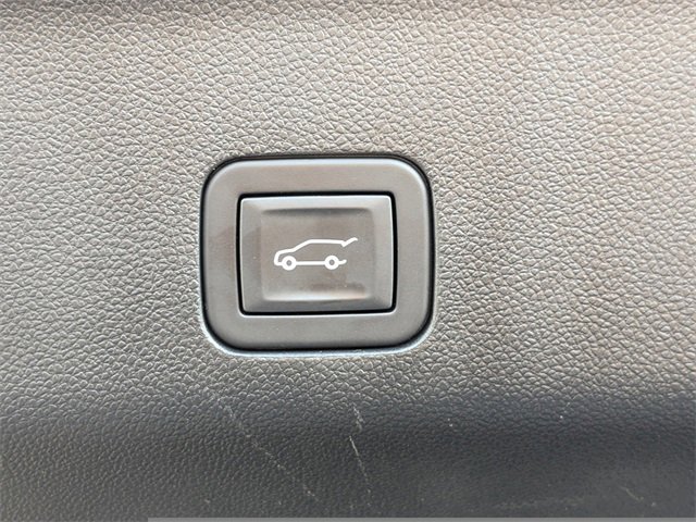 Used 2025 GMC Yukon Denali image 15