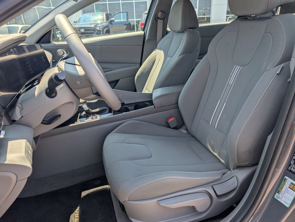 Used 2024 Hyundai Elantra SEL w/ Convenience Package FWD image 11