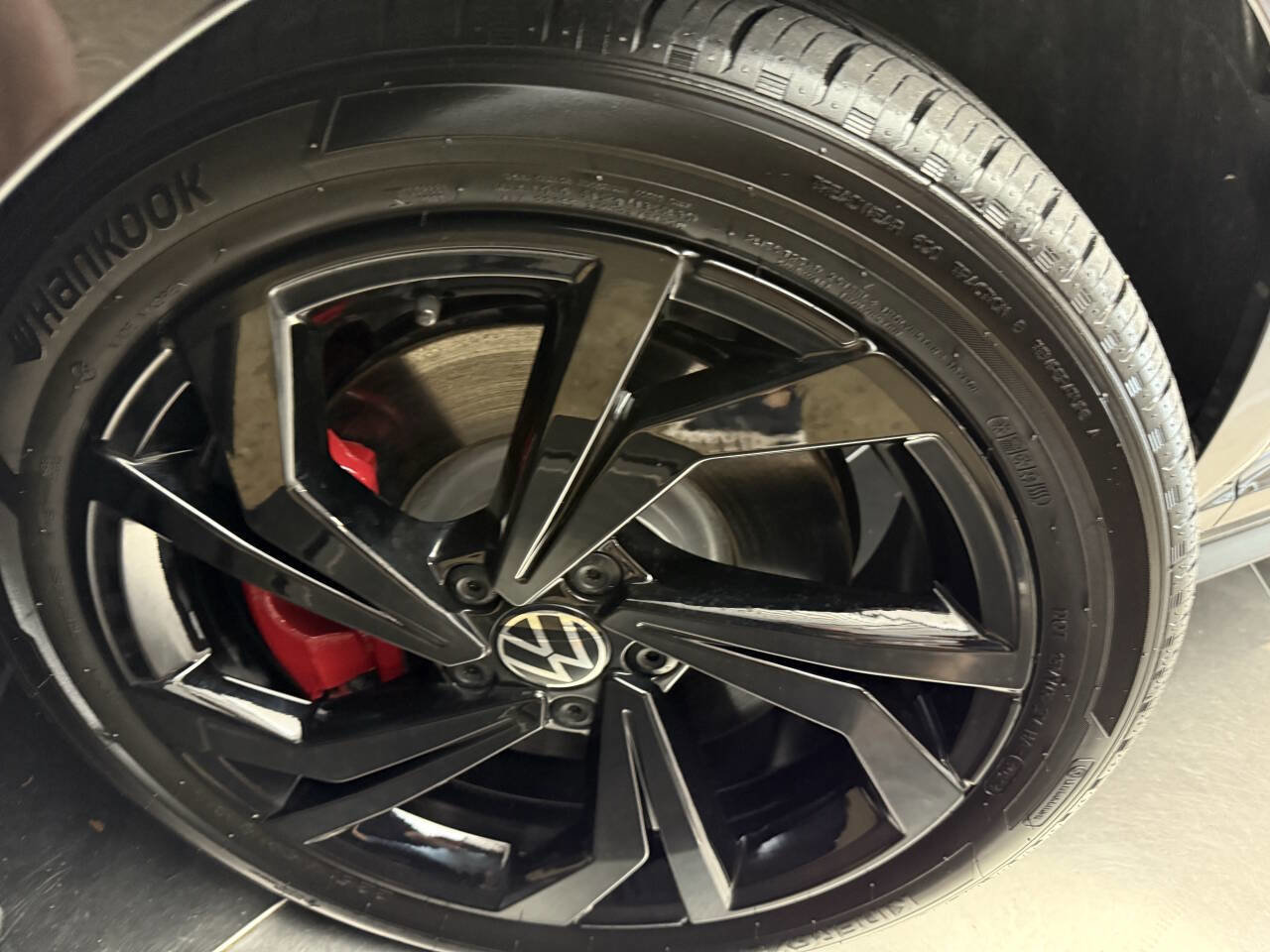 Used 2024 Volkswagen Jetta GLI Autobahn w/ GLI Black Package image 32