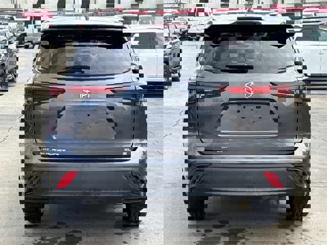 Used 2024 Toyota Highlander XLE image 5