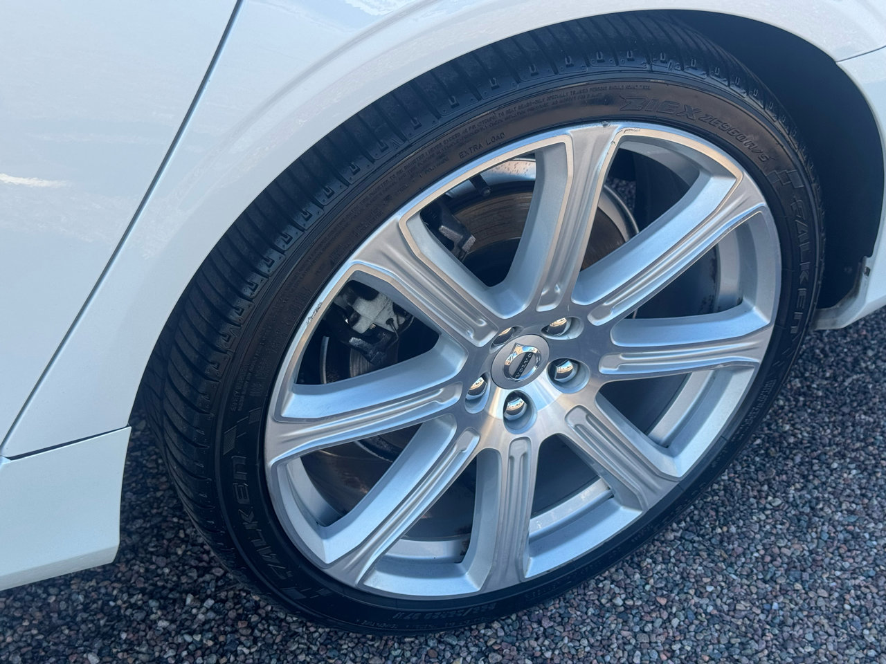 Used 2018 Volvo S90 T6 Inscription w/ Convenience Package image 9