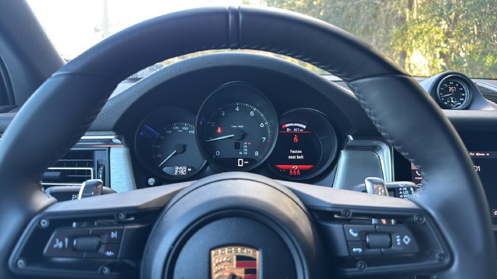 Certified 2026 Porsche Macan AWD/4WD image 11