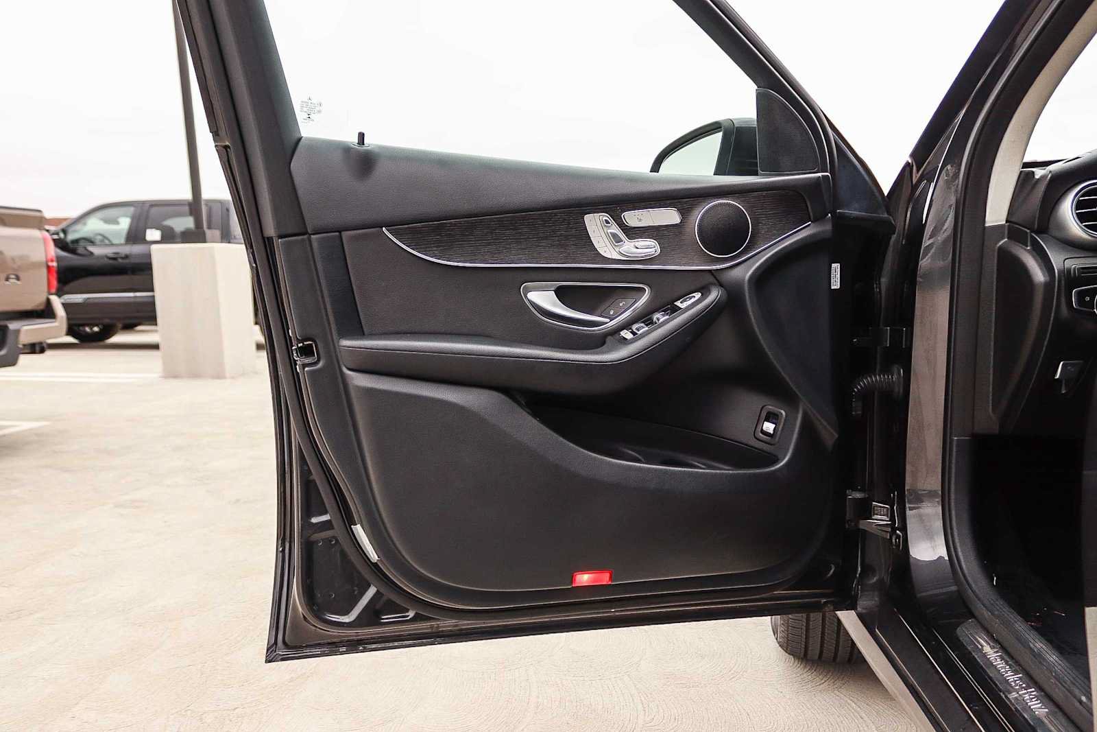 Used 2022 Mercedes-Benz GLC 300 image 21