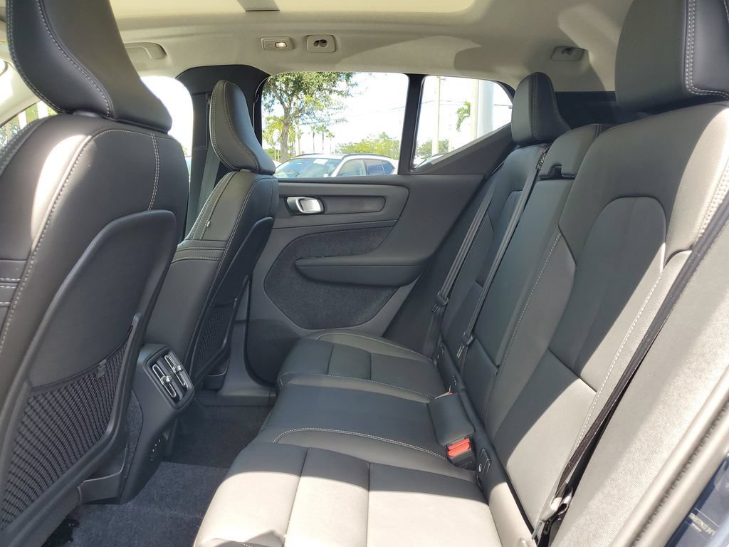 New 2026 Volvo XC40 B5 Ultra w/ Protection Package Premier AWD/4WD image 9