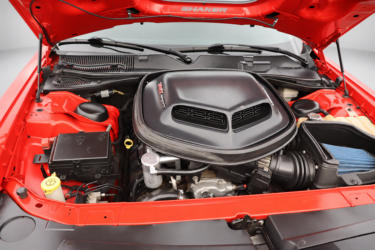 Used 2015 Dodge Challenger R/T Scat Pack RWD image 39
