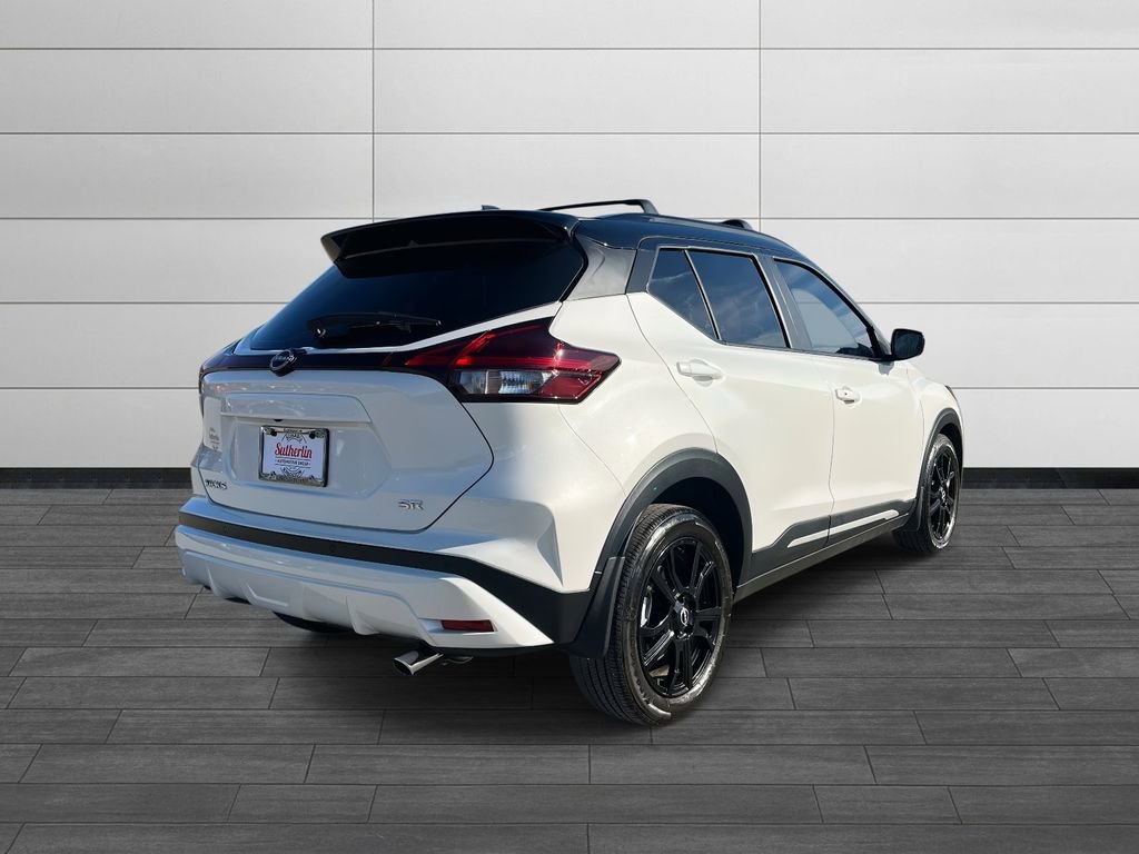 Used 2024 Nissan Kicks SR w/ SR Premium Package image 3