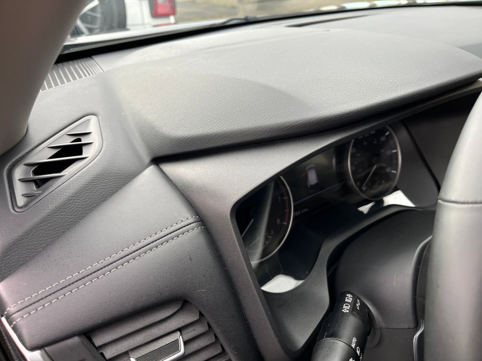 Used 2025 Nissan Rogue SV FWD image 36