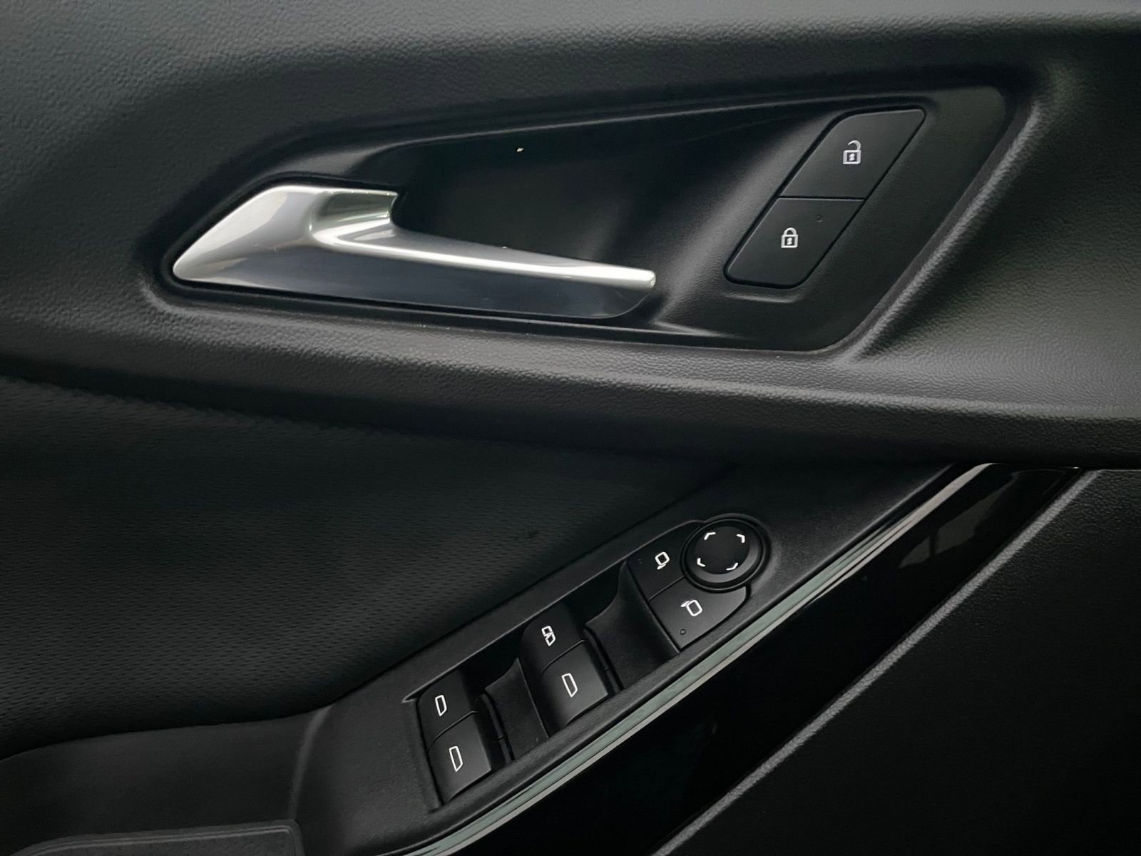 Used 2025 Chevrolet Equinox LT image 20