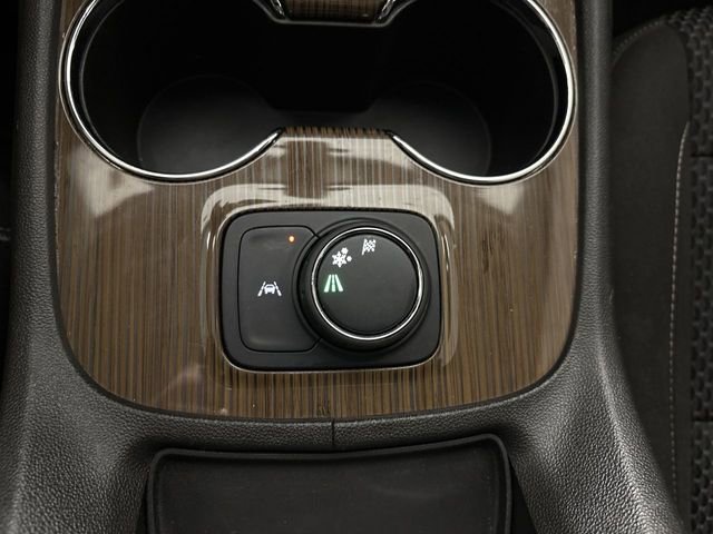 Used 2023 GMC Acadia SLE image 50