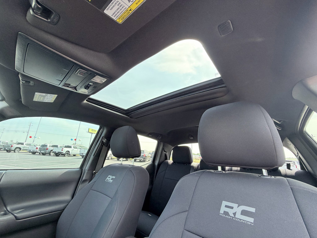 Used 2020 Toyota Tacoma TRD Sport w/ TRD Premium Sport Package RWD image 11