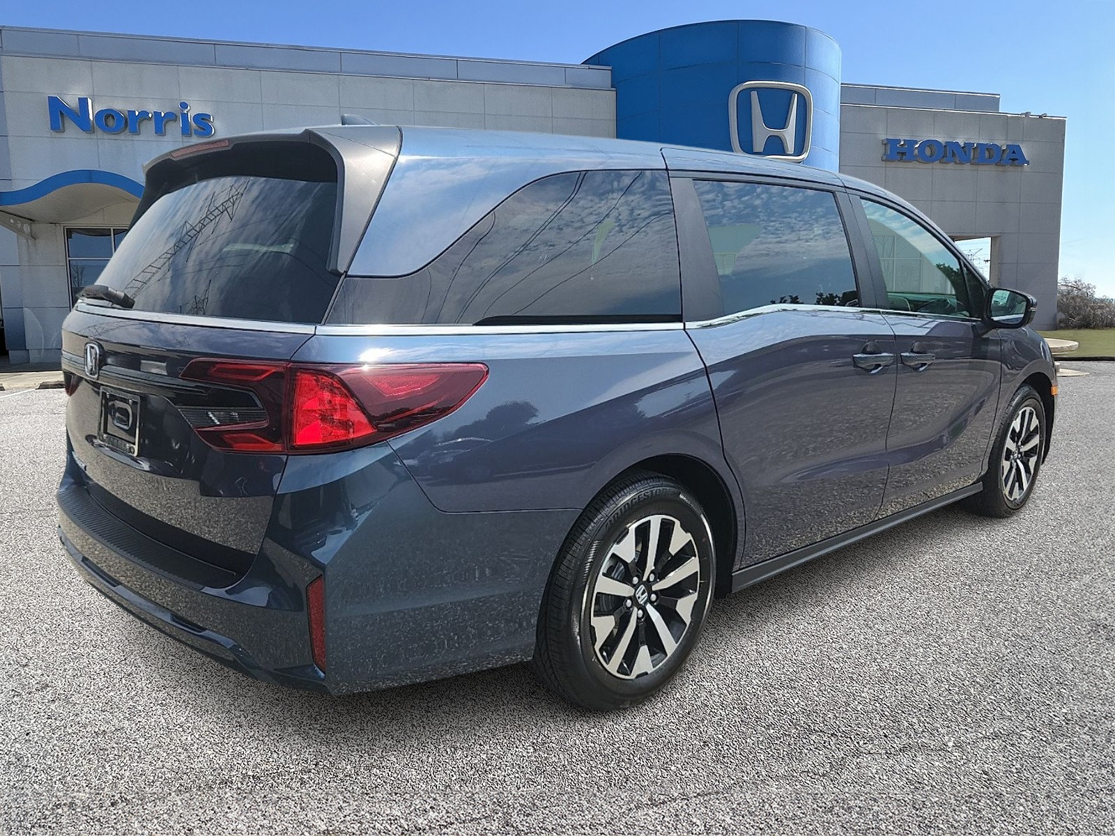 New 2026 Honda Odyssey EX-L image 4