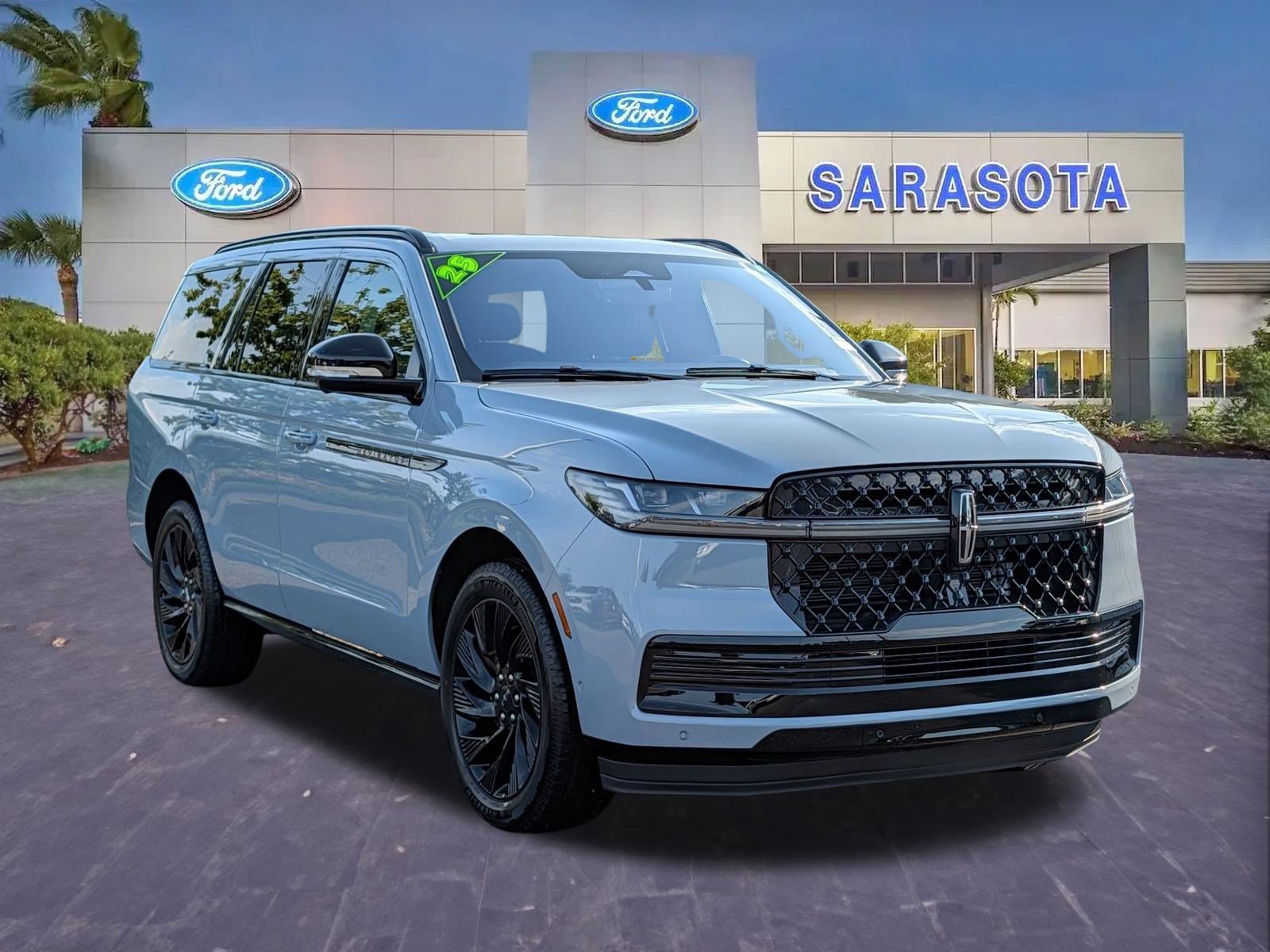 Used 2025 Lincoln Navigator Reserve w/ Jet Appearance Package