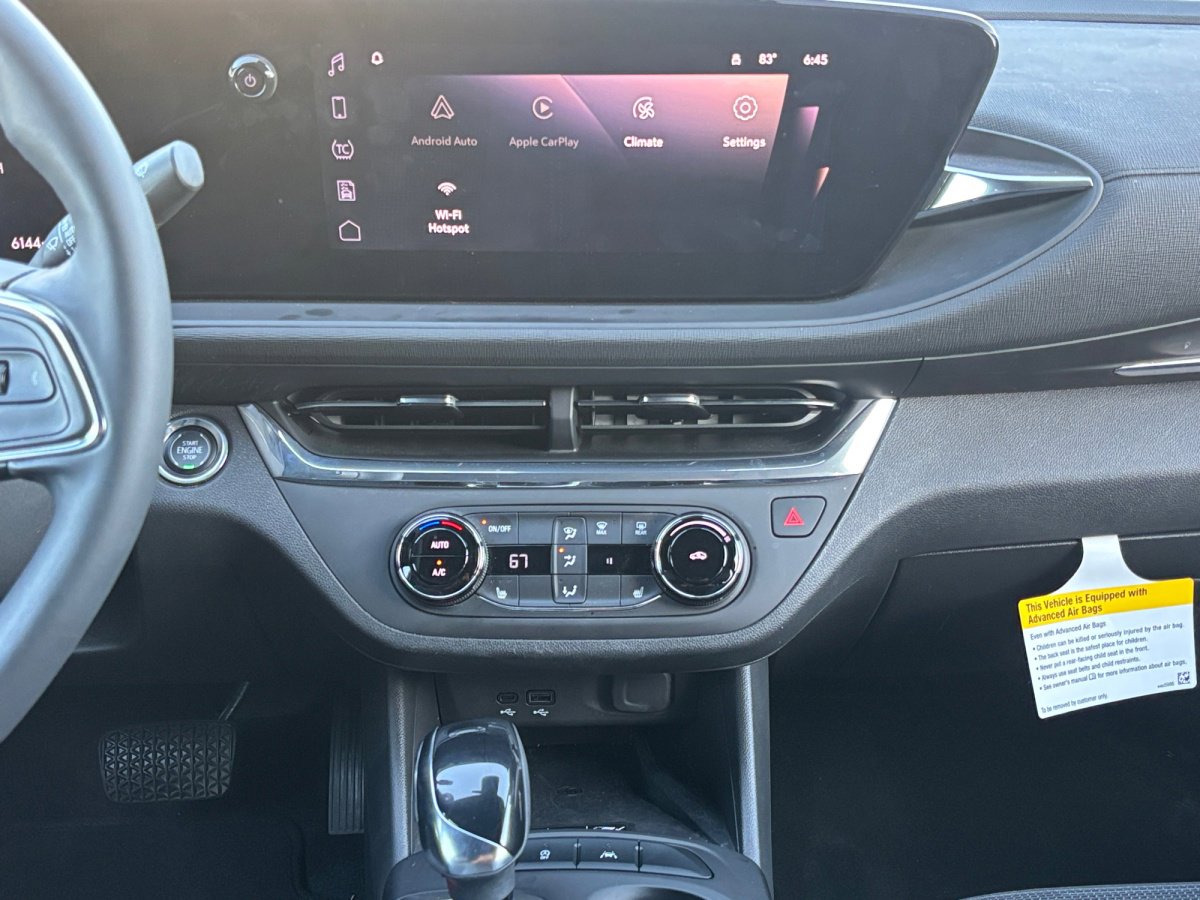 Used 2025 Buick Envista Preferred w/ Convenience I Package image 3