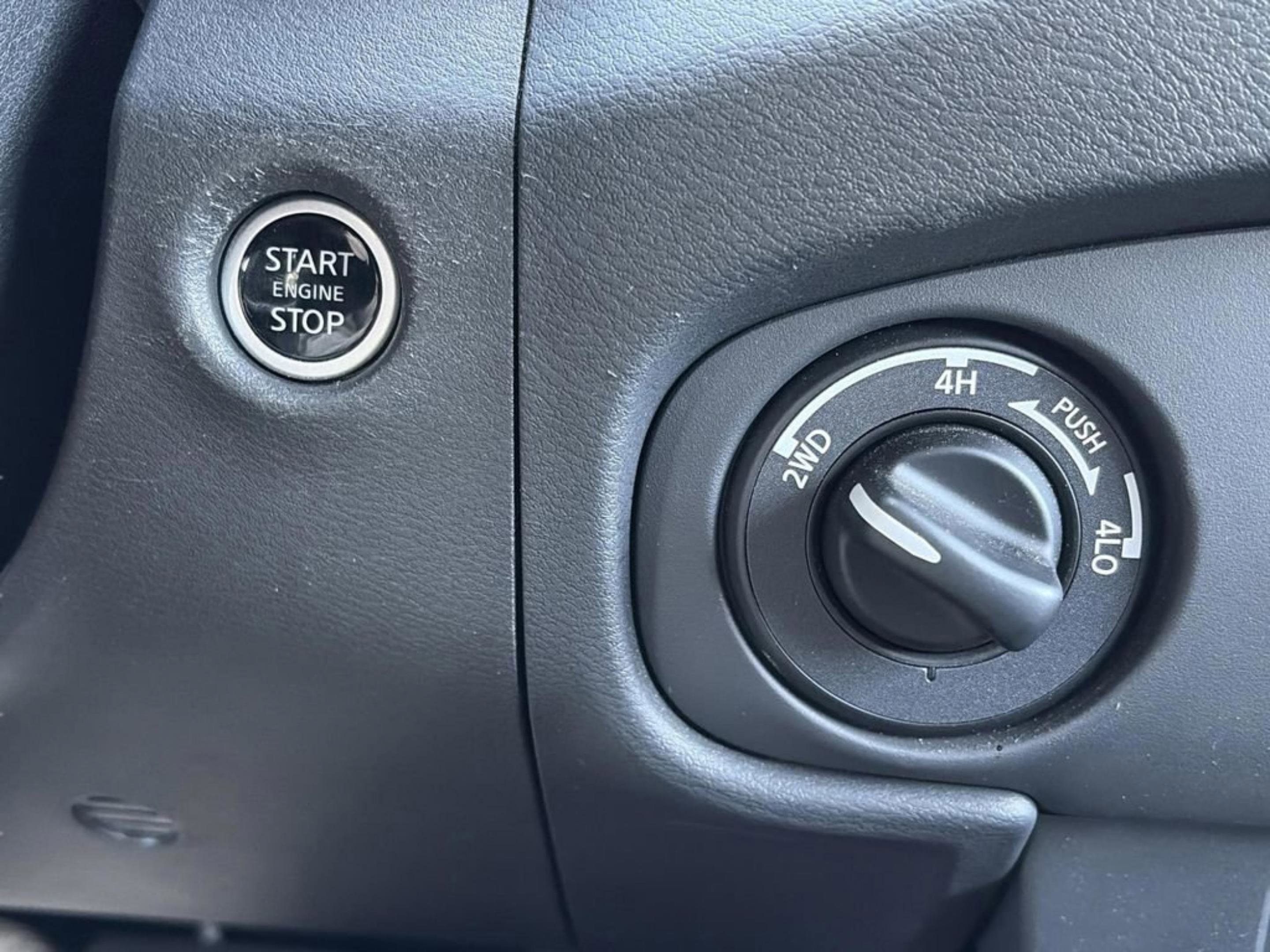 Used 2023 Nissan Frontier PRO-4X w/ Pro-4X Premium Package AWD/4WD image 18