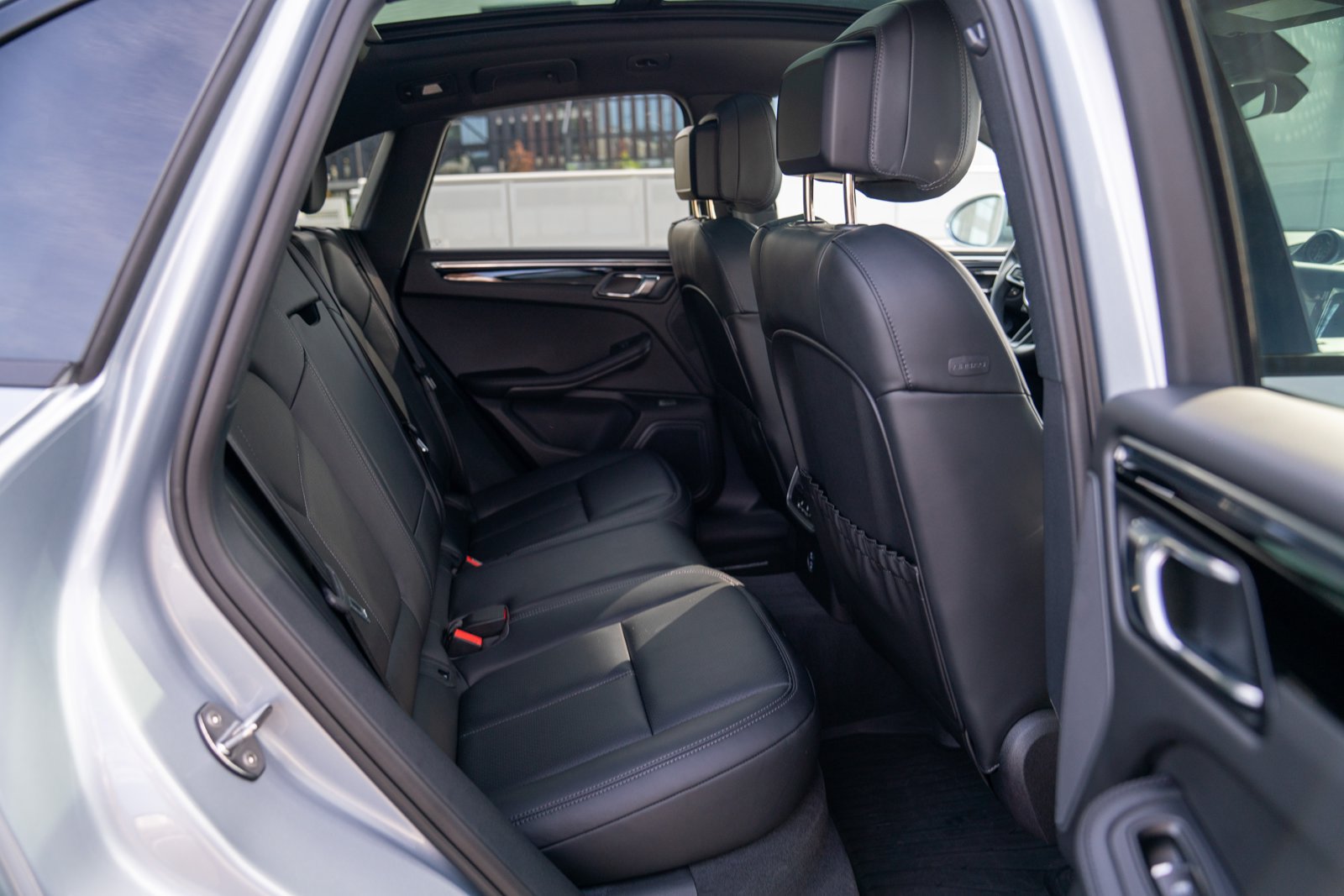 Certified 2026 Porsche Macan AWD/4WD image 25