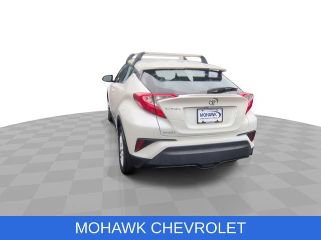 Used 2021 Toyota C-HR LE FWD image 7
