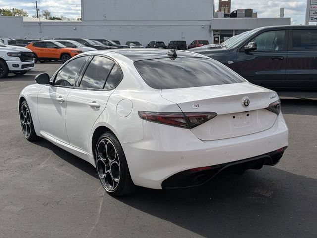 Used 2025 Alfa Romeo Giulia AWD image 4