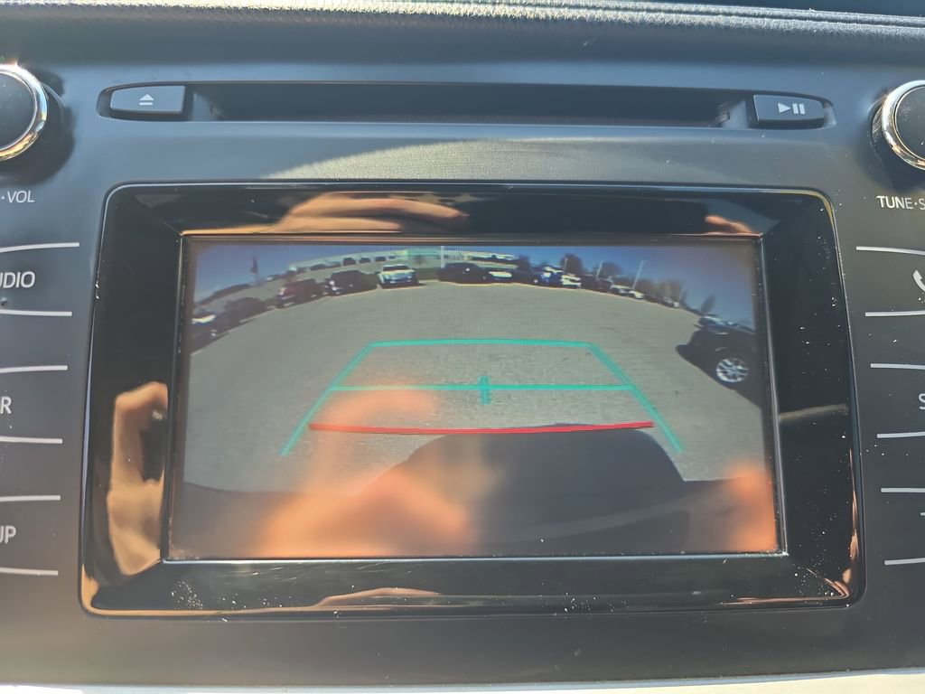 Used 2018 Toyota Highlander LE AWD/4WD image 24