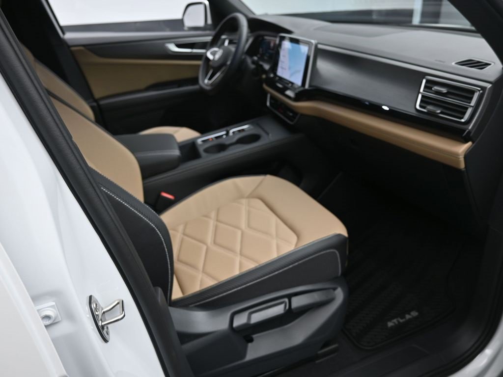 New 2026 Volkswagen Atlas Cross Sport SE image 29