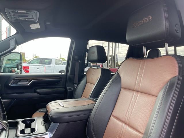 Used 2024 Chevrolet Silverado 3500 High Country image 9