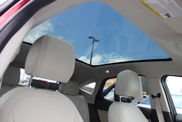 Used 2020 Jaguar E-PACE SE AWD/4WD image 33