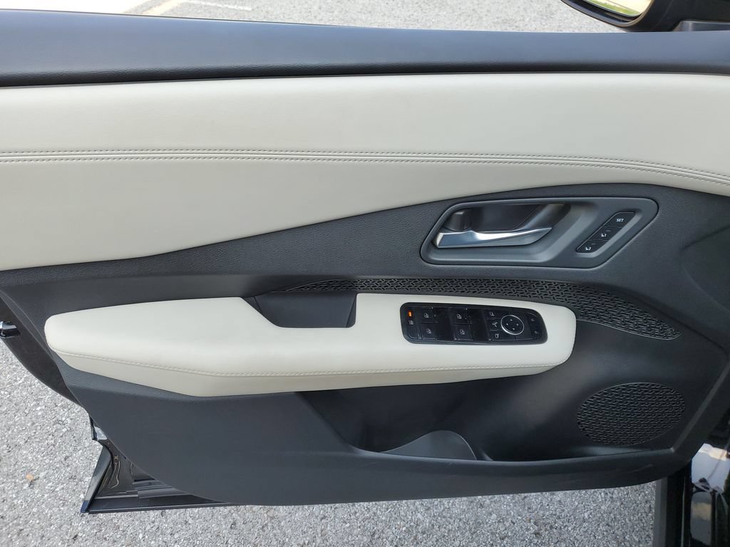 Used 2024 Nissan Ariya FWD image 16