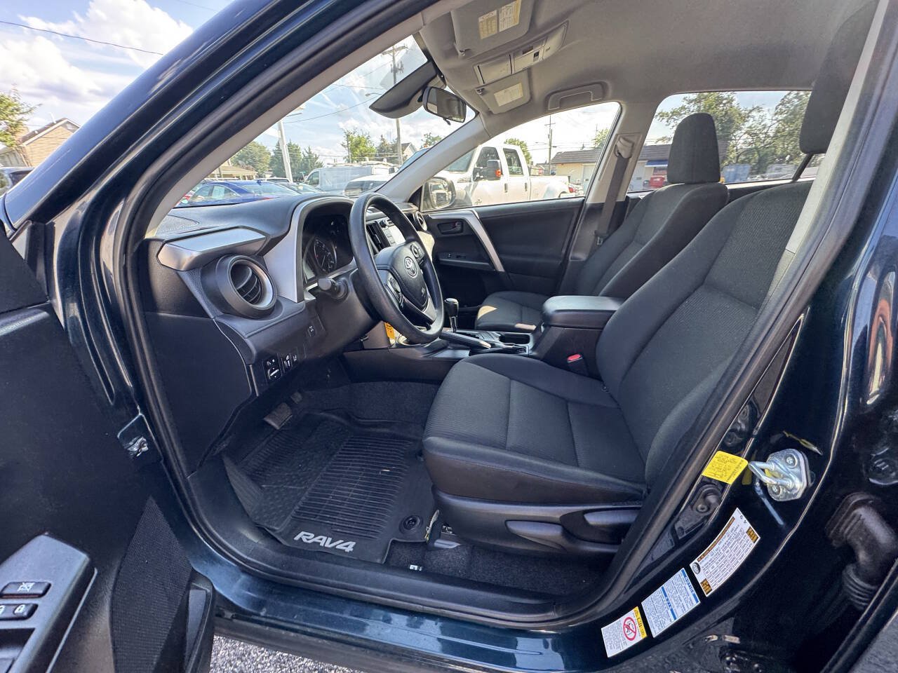 Used 2018 Toyota RAV4 LE w/ All Weather Liner Package AWD/4WD image 23