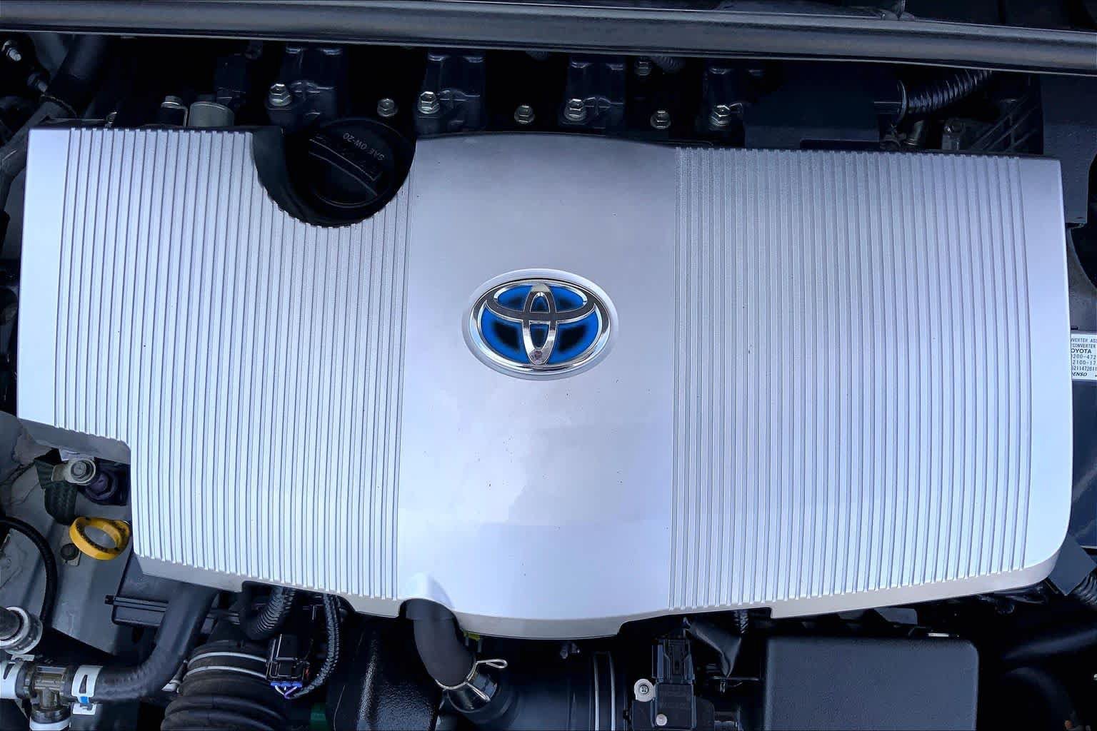 Used 2017 Toyota Prius Four w/ Advanced Technology Package FWD image 32