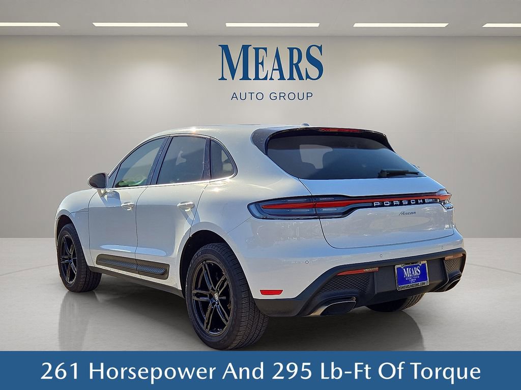 Used 2024 Porsche Macan T w/ Premium Plus Package image 4