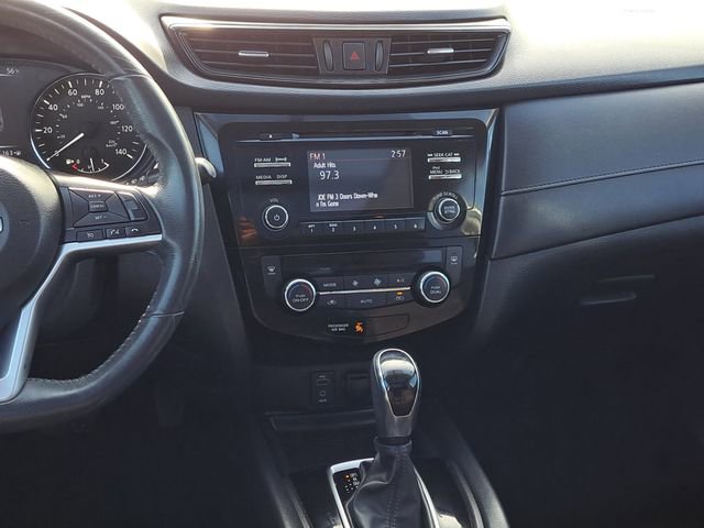 Used 2017 Nissan Rogue SV w/ Sun & Sound Touring Package image 26