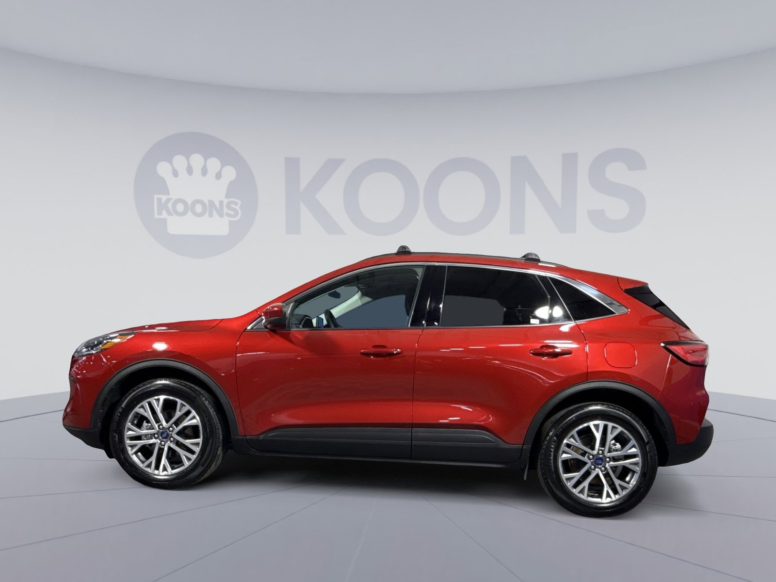 Used 2021 Ford Escape SEL image 2