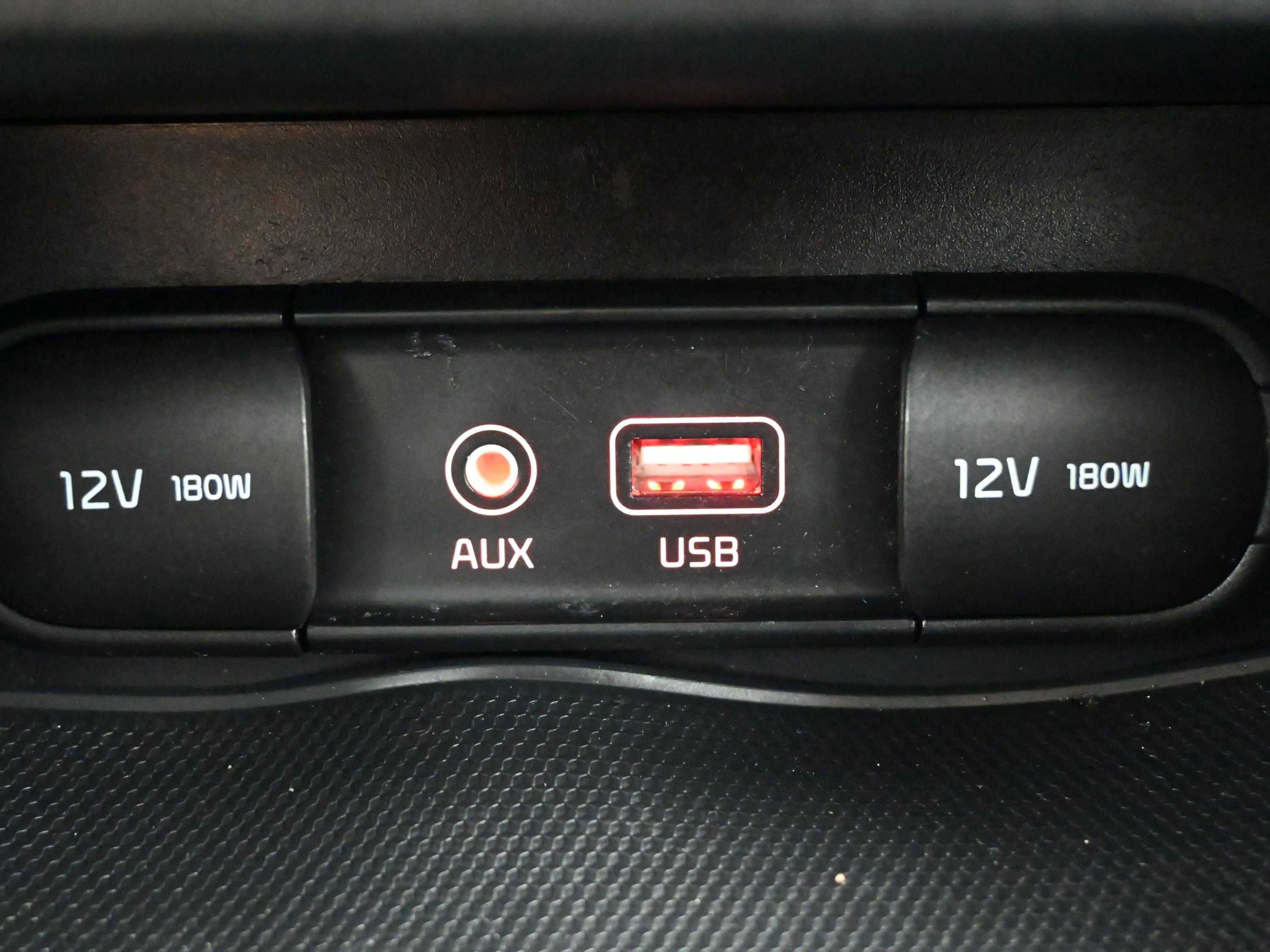 Used 2020 Kia Forte LXS FWD image 18