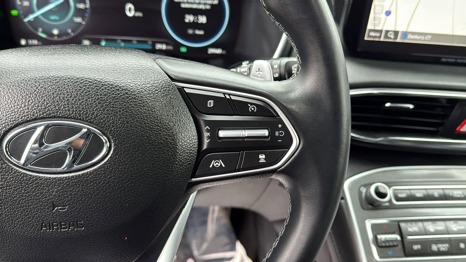 Used 2023 Hyundai Santa Fe SEL Premium image 16