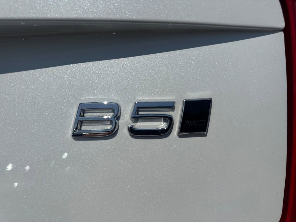 Used 2025 Volvo XC90 B5 Core w/ Protection Package Premier AWD/4WD image 11