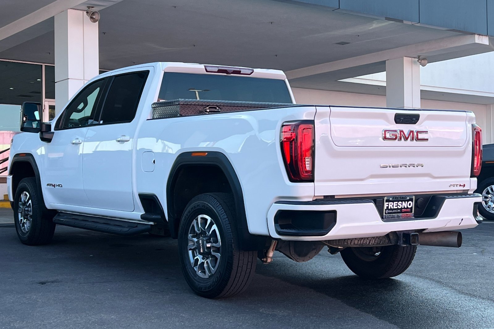 Used 2021 GMC Sierra 2500 AT4 w/ Gooseneck/5TH Wheel Package image 6