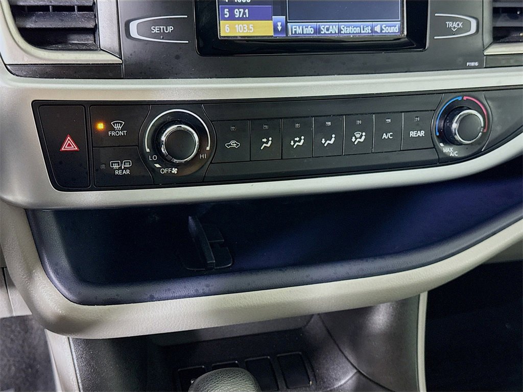 Certified 2019 Toyota Highlander LE image 8